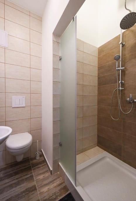 1 Bedroom Flat In Nyar Str., Central Будапеща Екстериор снимка